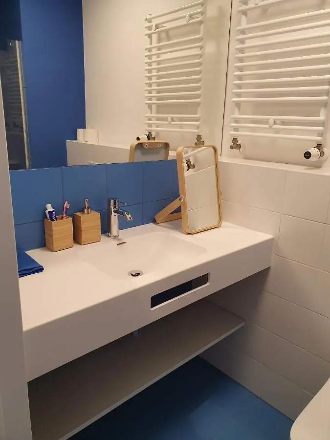 Апартаменты Studios And Shared Rooms At Livinnx Краков