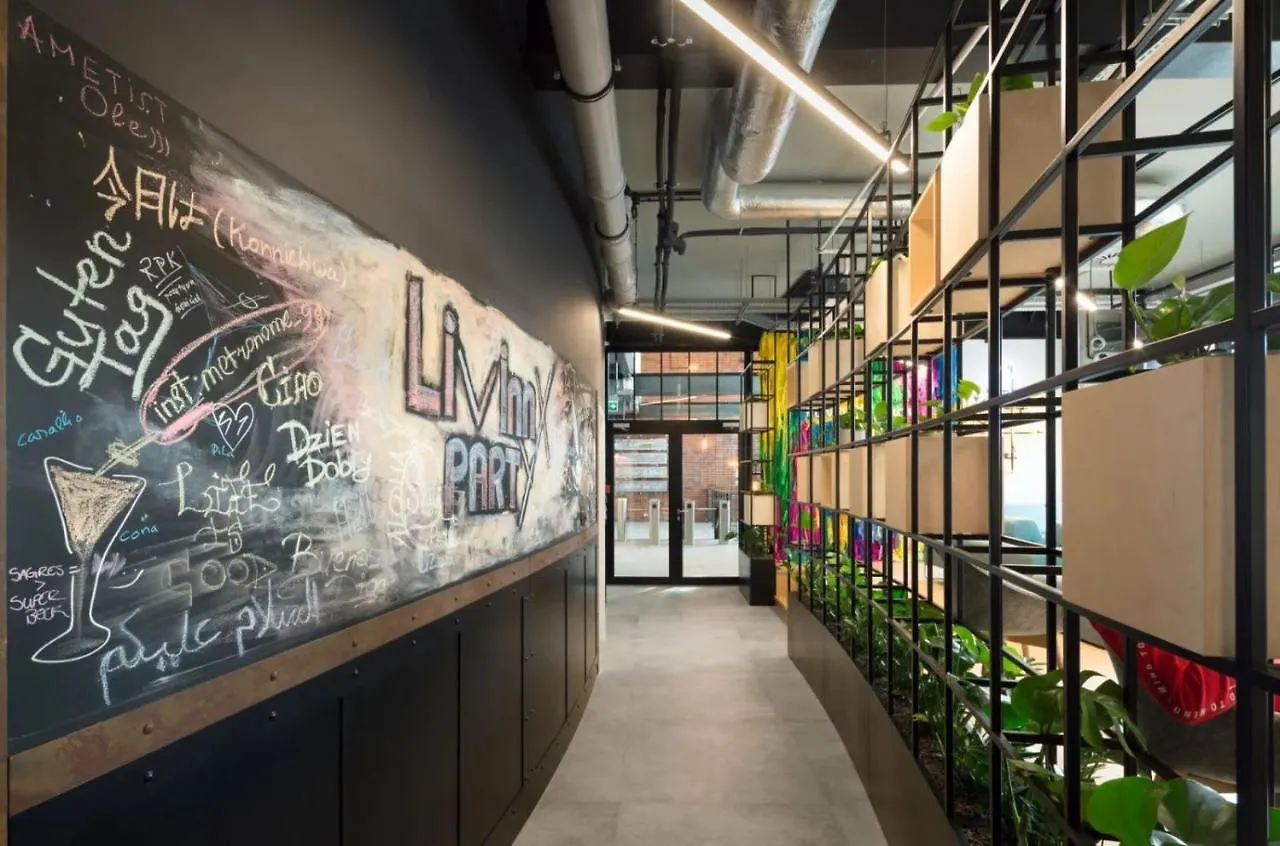 Studios And Shared Rooms At Livinnx Краков 0*,