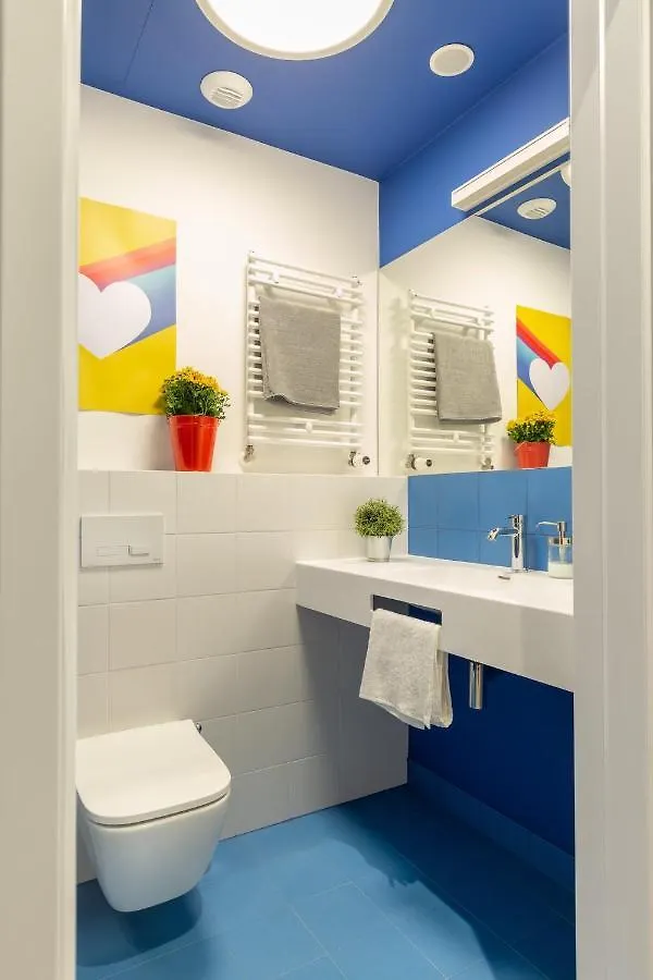 Studios And Shared Rooms At Livinnx Краков Апартаменты