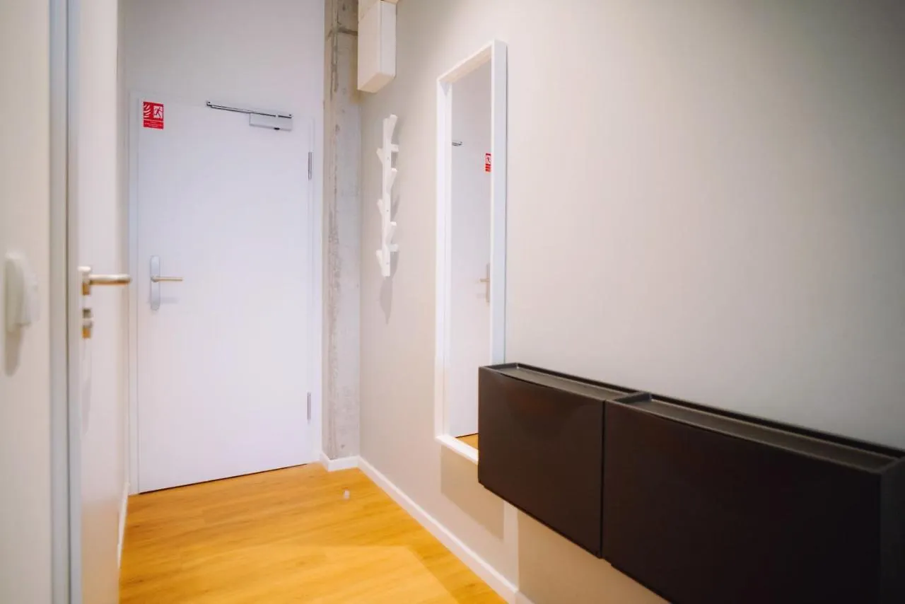 Studios And Shared Rooms At Livinnx Краков Апартаменты