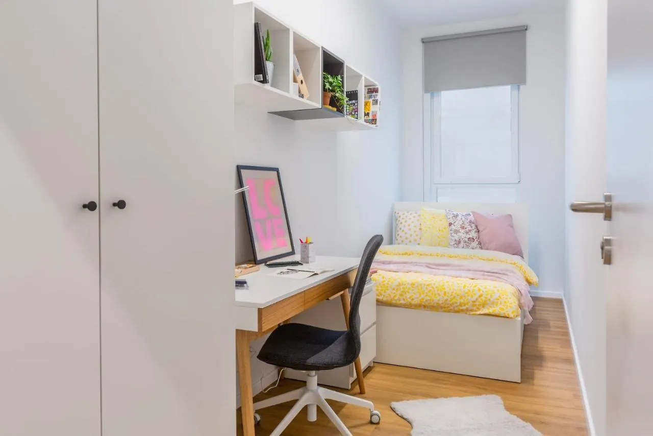 Studios And Shared Rooms At Livinnx Krakow