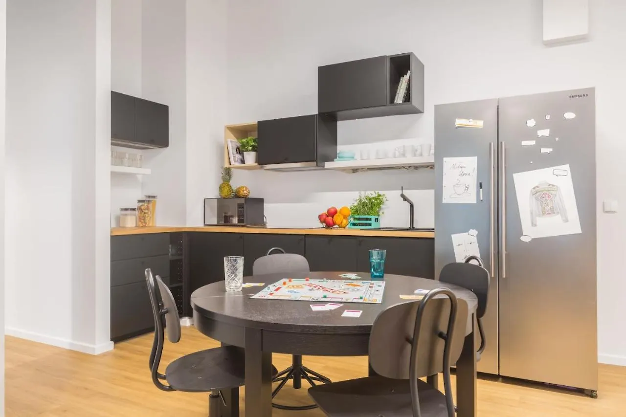 Studios And Shared Rooms At Livinnx Krakow